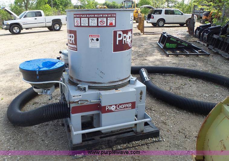 Pro Chopper straw blower in Columbia, MO Item L6071 sold Purple Wave