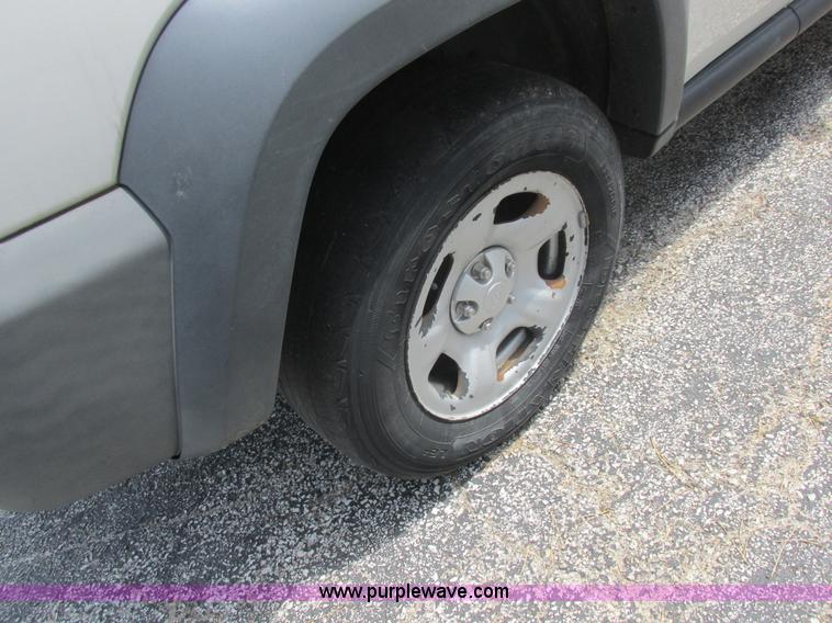 image for item L6073 2006 Jeep Liberty SUV