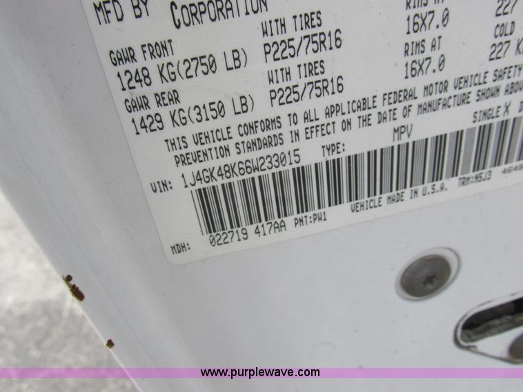 image for item L6073 2006 Jeep Liberty SUV