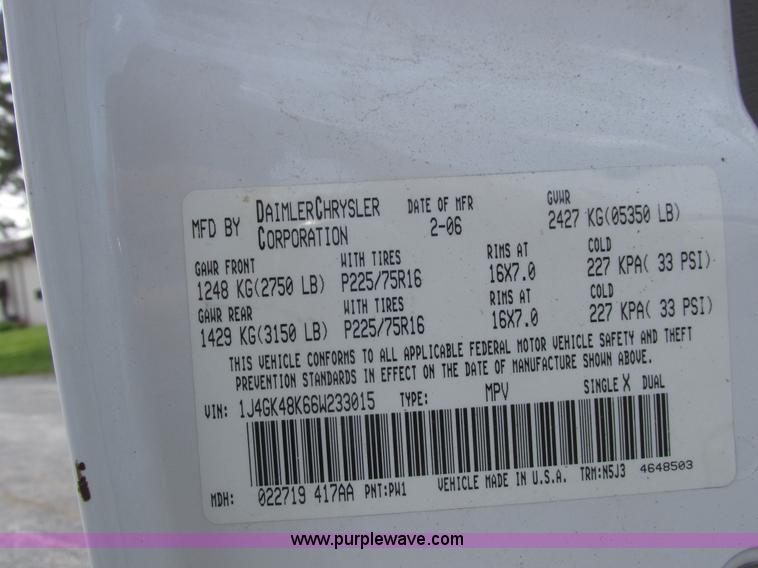 image for item L6073 2006 Jeep Liberty SUV