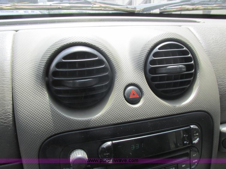 image for item L6073 2006 Jeep Liberty SUV