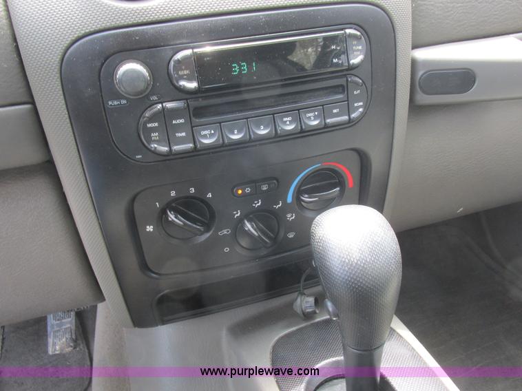 image for item L6073 2006 Jeep Liberty SUV