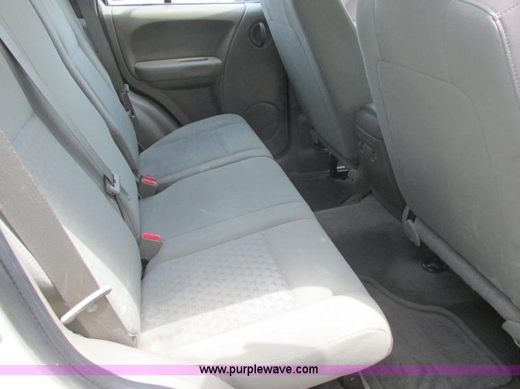 image for item L6073 2006 Jeep Liberty SUV