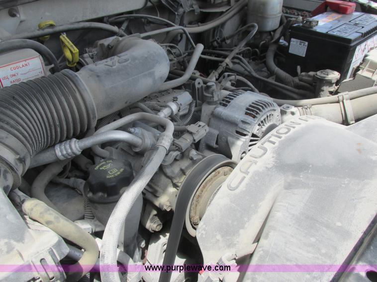 image for item L6073 2006 Jeep Liberty SUV