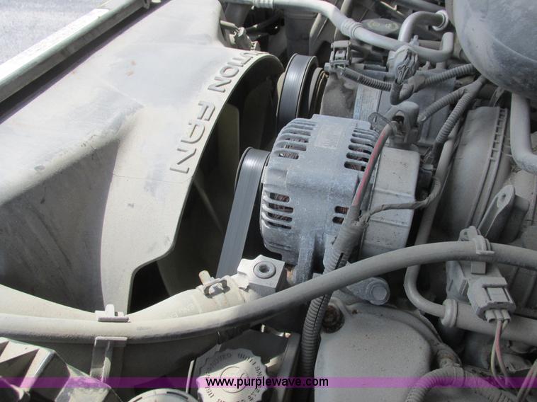 image for item L6073 2006 Jeep Liberty SUV