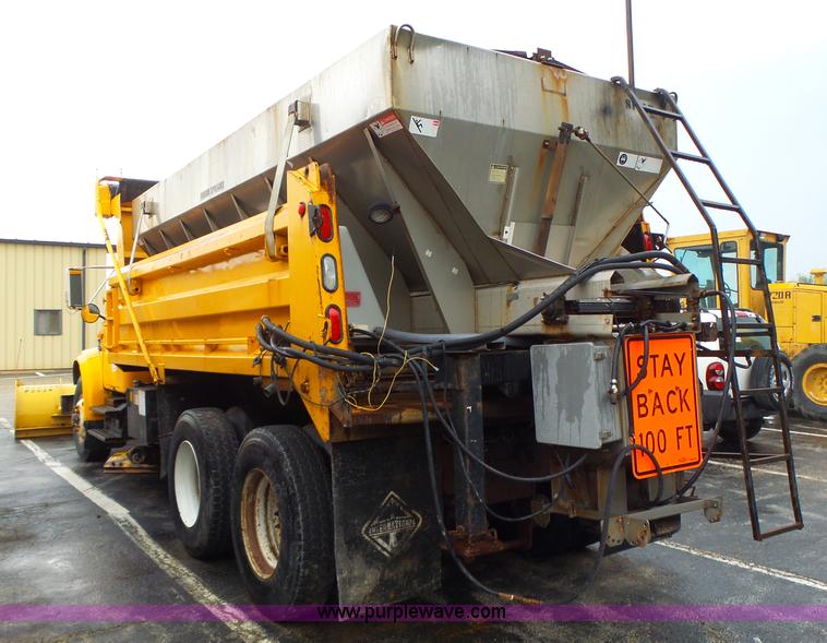 image for item L6074 2000 International F4900 dump truck