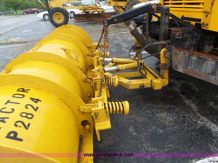 image for item L6074 2000 International F4900 dump truck