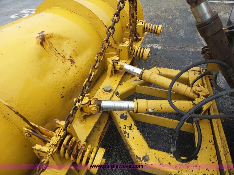 image for item L6074 2000 International F4900 dump truck