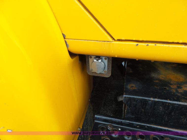 image for item L6074 2000 International F4900 dump truck