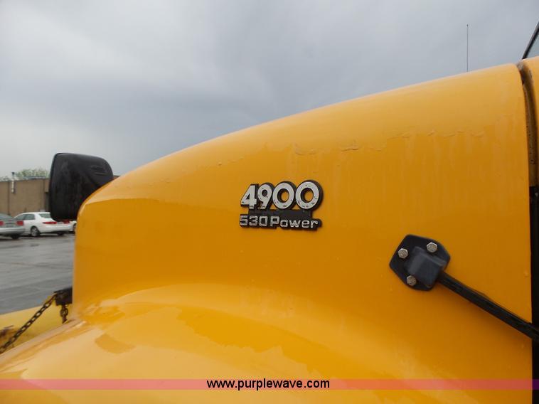 image for item L6074 2000 International F4900 dump truck