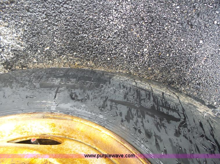 image for item L6074 2000 International F4900 dump truck