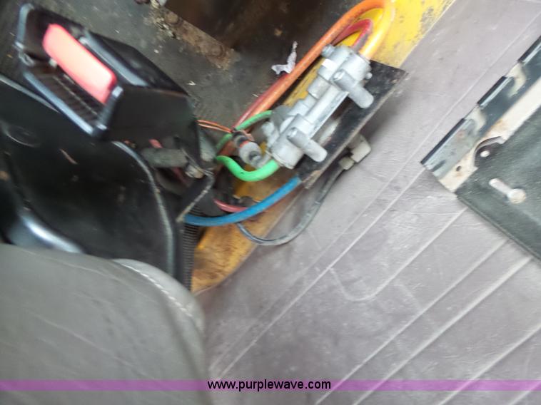 image for item L6074 2000 International F4900 dump truck