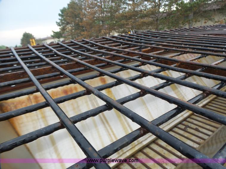 image for item L6074 2000 International F4900 dump truck