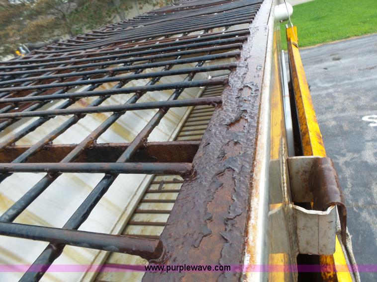 image for item L6074 2000 International F4900 dump truck