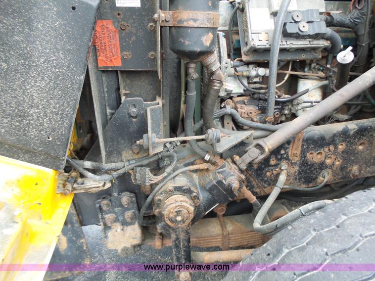 image for item L6074 2000 International F4900 dump truck