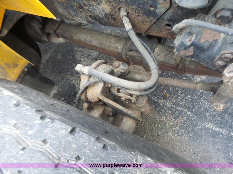 image for item L6074 2000 International F4900 dump truck