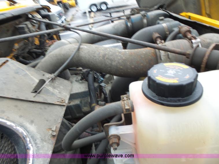 image for item L6074 2000 International F4900 dump truck