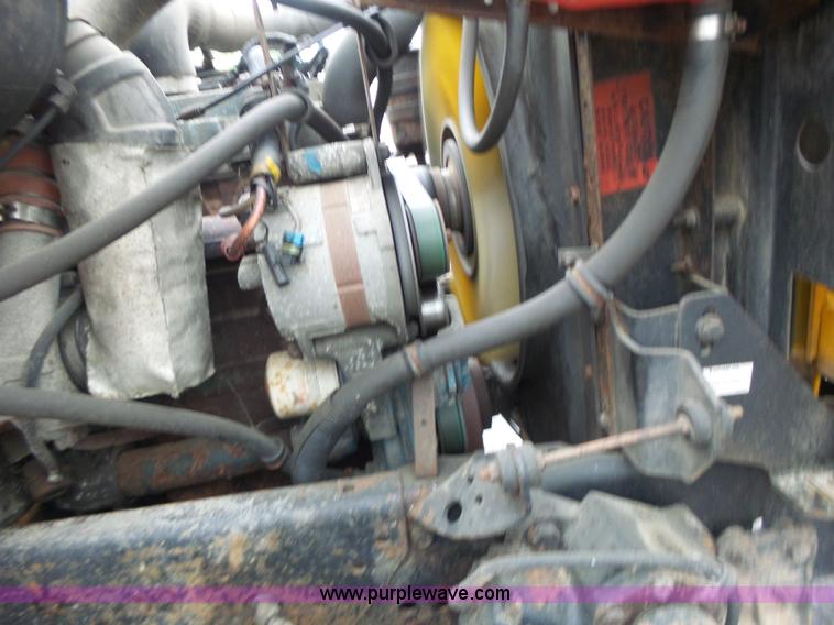 image for item L6074 2000 International F4900 dump truck