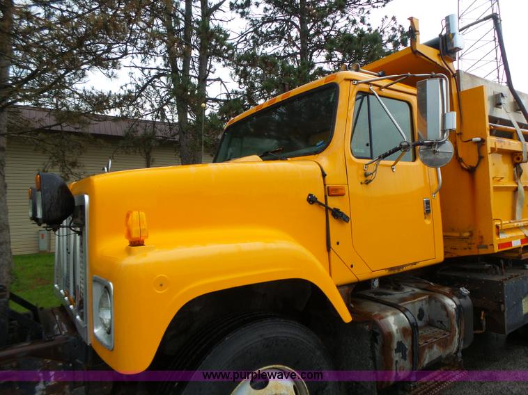 image for item L6075 2002 International F2554 dump truck