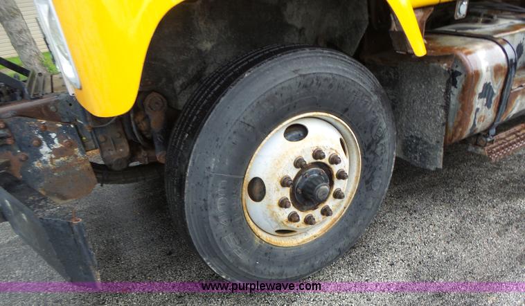 image for item L6075 2002 International F2554 dump truck