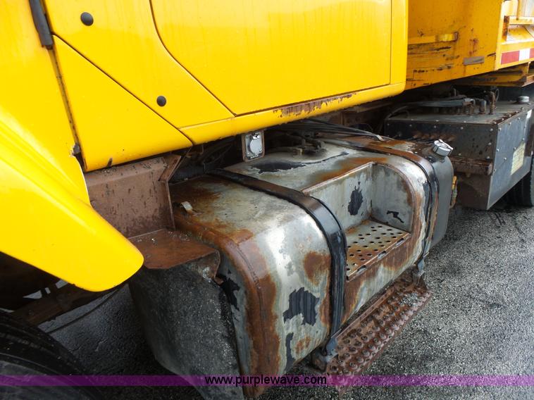 image for item L6075 2002 International F2554 dump truck