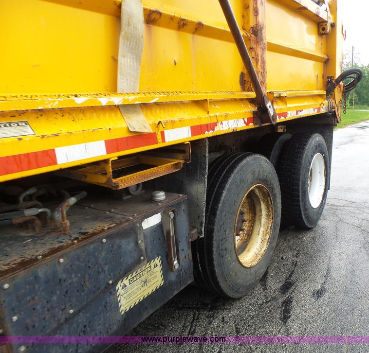 image for item L6075 2002 International F2554 dump truck