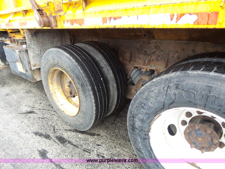 image for item L6075 2002 International F2554 dump truck