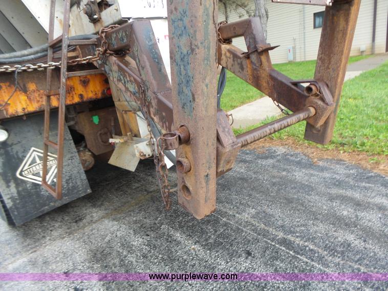 image for item L6075 2002 International F2554 dump truck