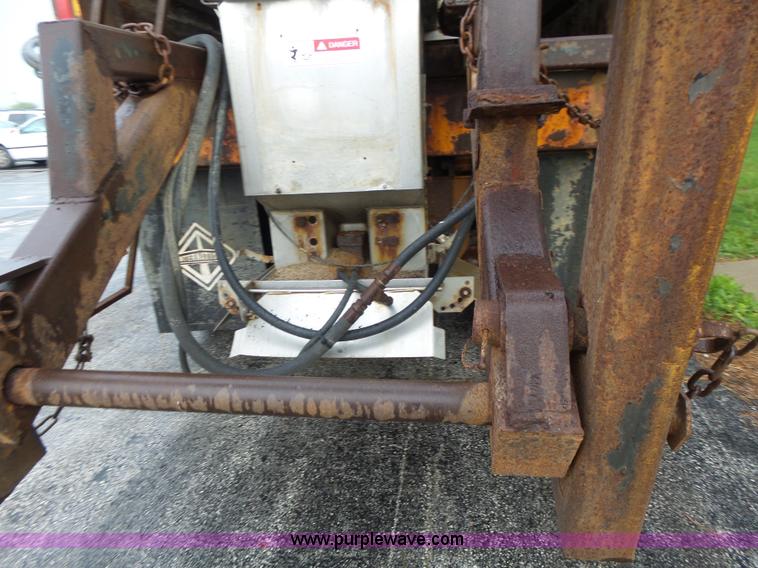 image for item L6075 2002 International F2554 dump truck