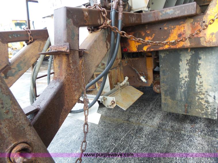 image for item L6075 2002 International F2554 dump truck