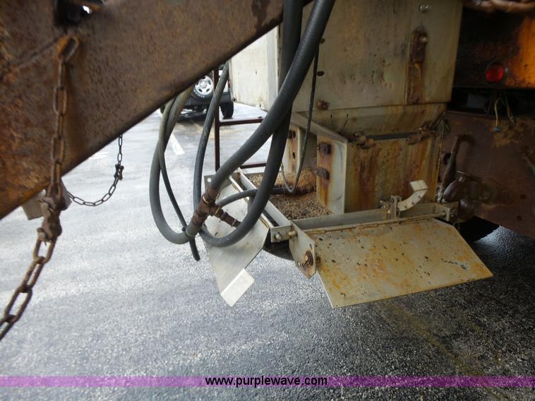 image for item L6075 2002 International F2554 dump truck