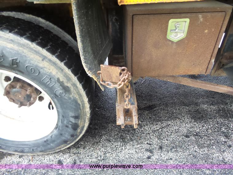 image for item L6075 2002 International F2554 dump truck