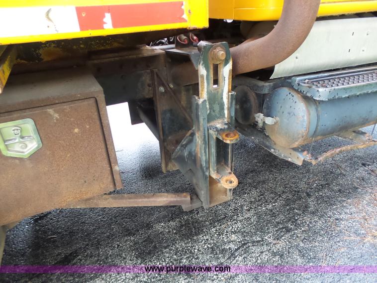 image for item L6075 2002 International F2554 dump truck