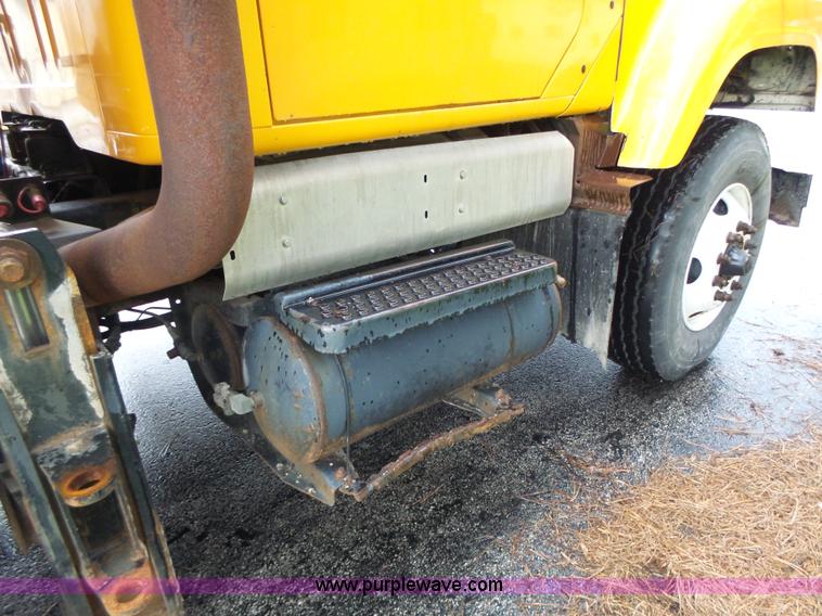 image for item L6075 2002 International F2554 dump truck