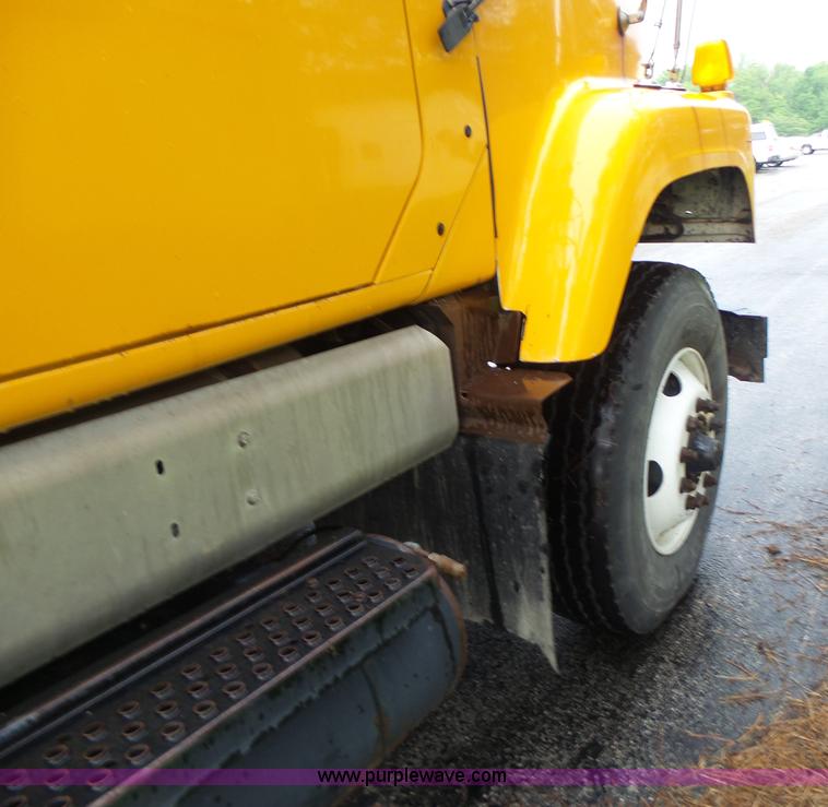 image for item L6075 2002 International F2554 dump truck