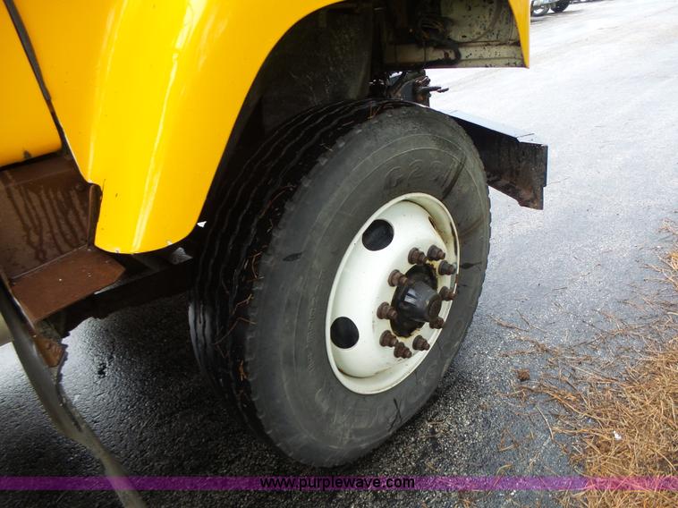 image for item L6075 2002 International F2554 dump truck