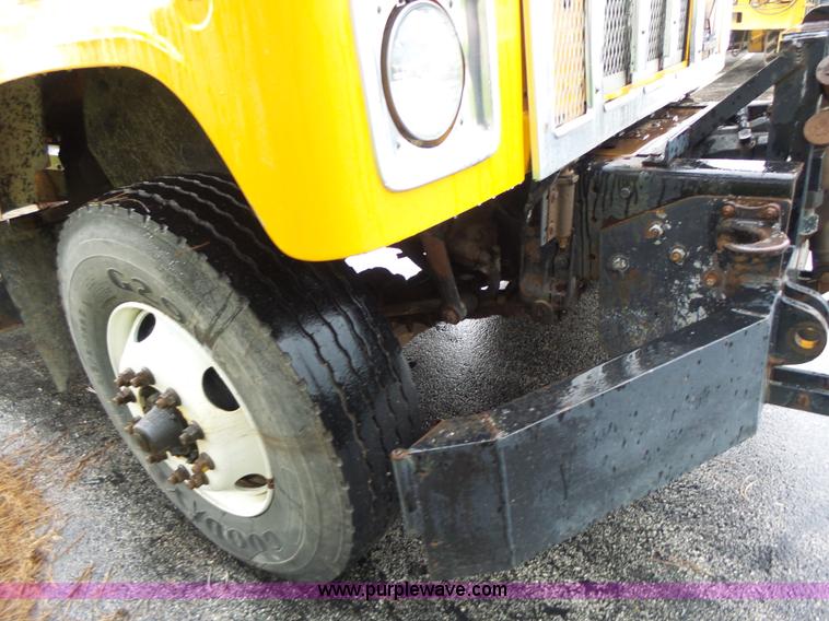 image for item L6075 2002 International F2554 dump truck