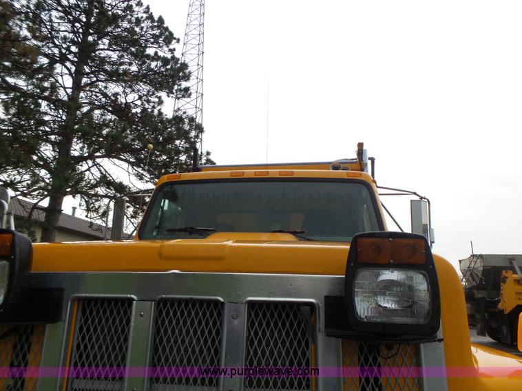 image for item L6075 2002 International F2554 dump truck