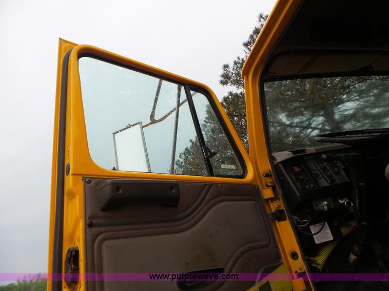 image for item L6075 2002 International F2554 dump truck