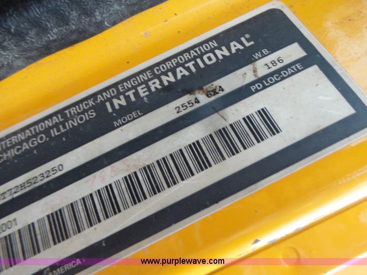 image for item L6075 2002 International F2554 dump truck