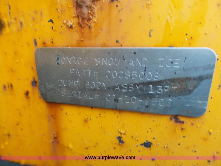 image for item L6075 2002 International F2554 dump truck