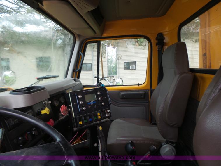 image for item L6075 2002 International F2554 dump truck