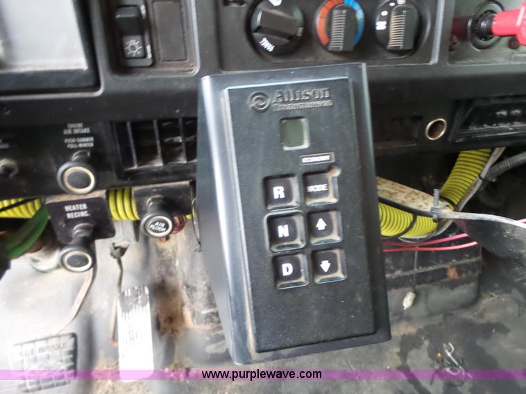 image for item L6075 2002 International F2554 dump truck