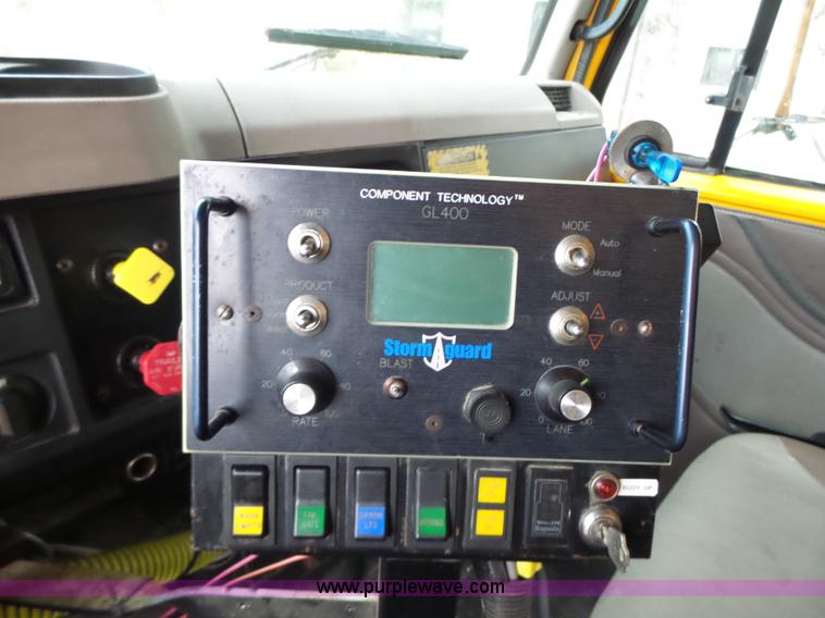 image for item L6075 2002 International F2554 dump truck