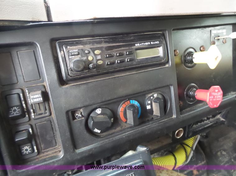 image for item L6075 2002 International F2554 dump truck