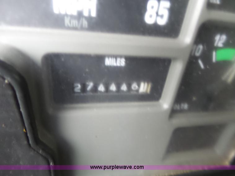 image for item L6075 2002 International F2554 dump truck