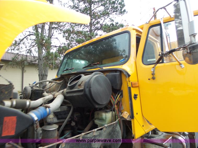 image for item L6075 2002 International F2554 dump truck