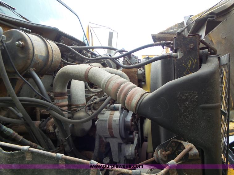 image for item L6075 2002 International F2554 dump truck