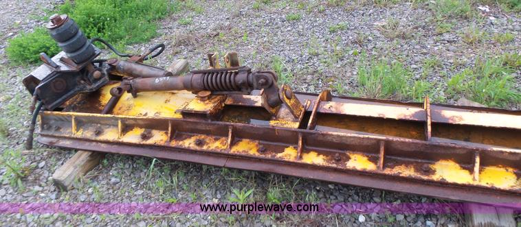 image for item L6075 2002 International F2554 dump truck