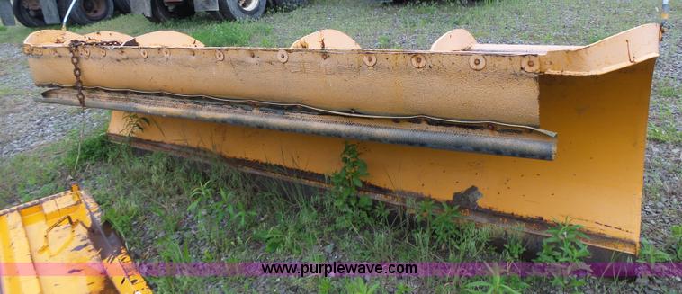 image for item L6075 2002 International F2554 dump truck